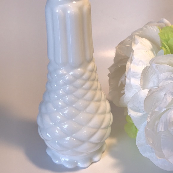 Accents Vintage Pineapple Bud Vase White Milk Glass Poshmark